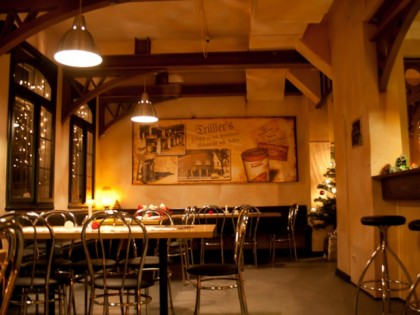 照片: Fabrik Lounge Aimely